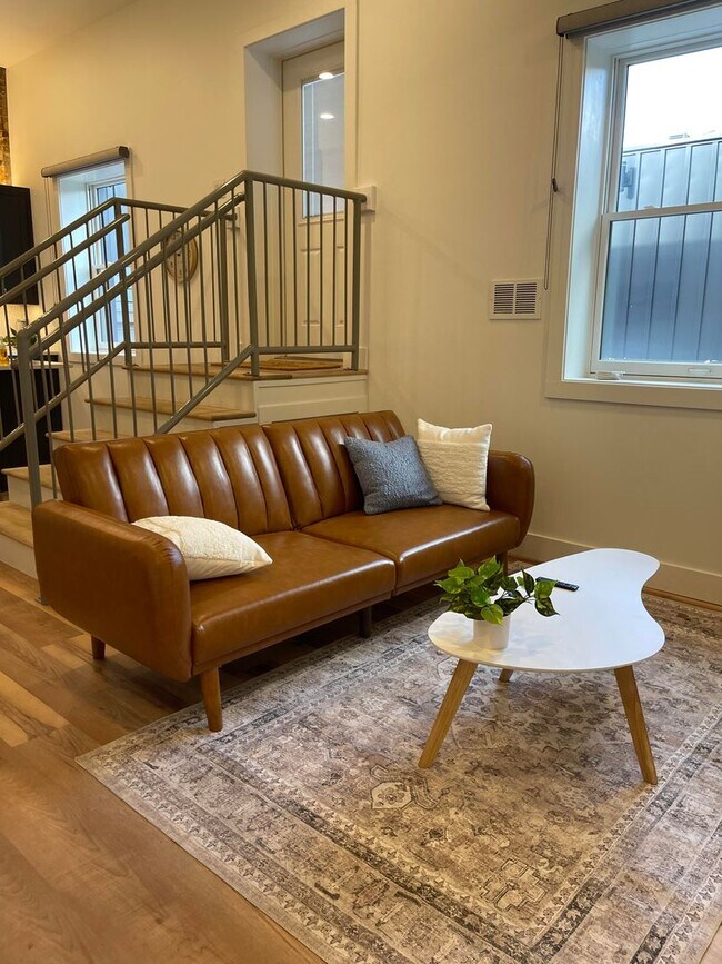 Building Photo - **  AVAILABLE AUGUST 2026  **  Beautiful Downtown Apartment with Private Rooftop Deck  Call to in...