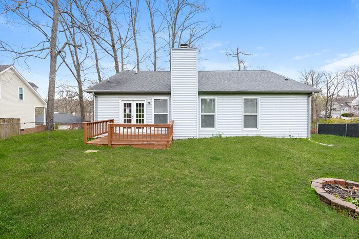 Building Photo - 3507 Clearwater Dr