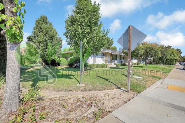 Building Photo - 6705 Greenback Ln