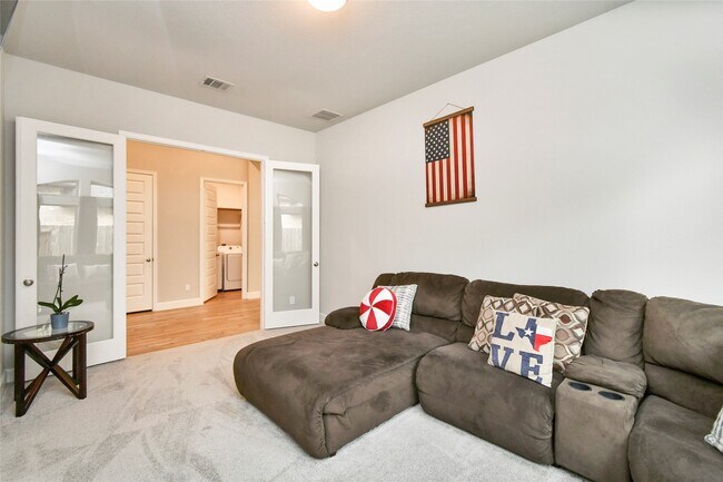 Building Photo - 5042 Albany Shores Ln