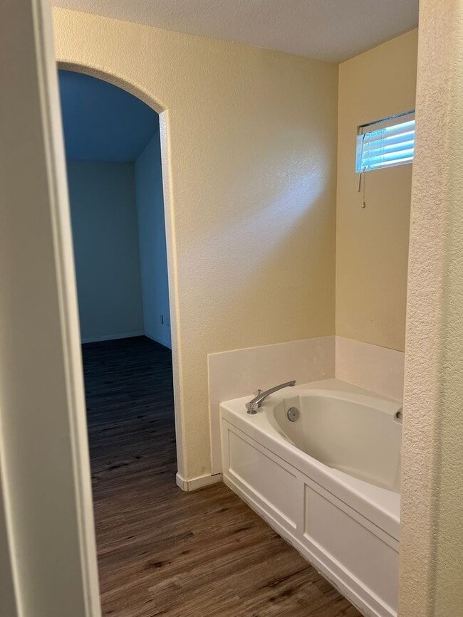 Building Photo - Coming Soon! Charming 3-Bedroom, 2-Bath Ho...