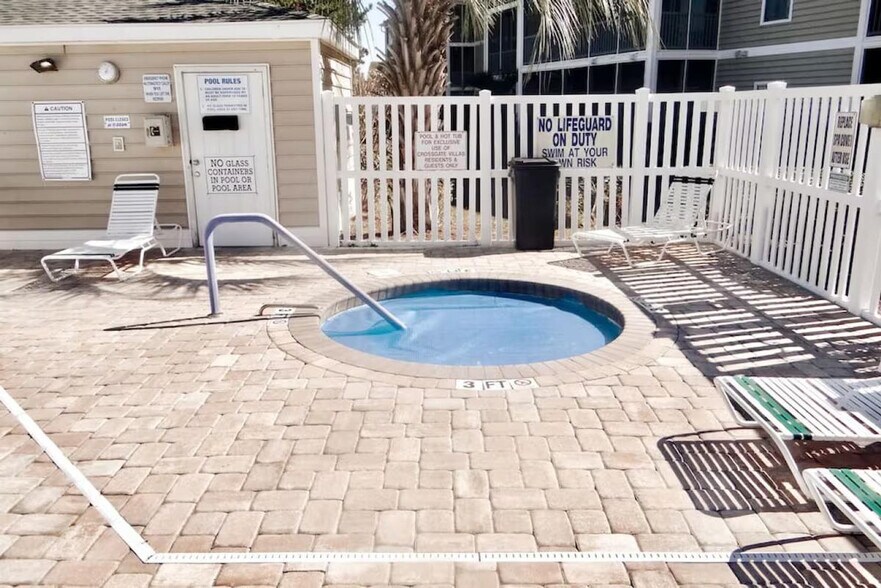 Building Photo - 2020 Cross Gate Blvd