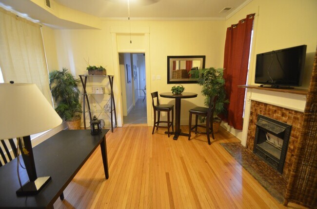 Building Photo - (4) Four Bed DePaul Location ** Video tour...