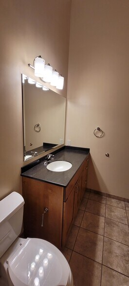 Vanity - 537 W 2nd St