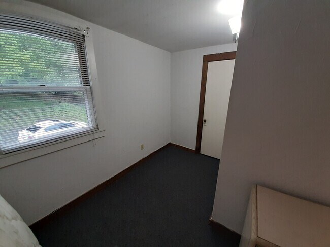 Building Photo - 317 Hillview Pl
