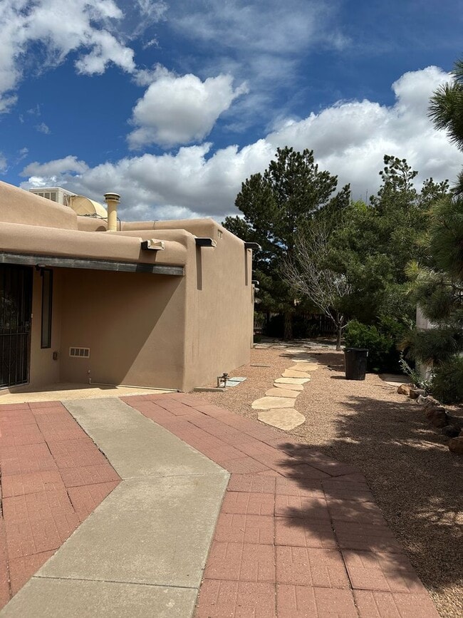 Building Photo - 2877 Plaza Blanca