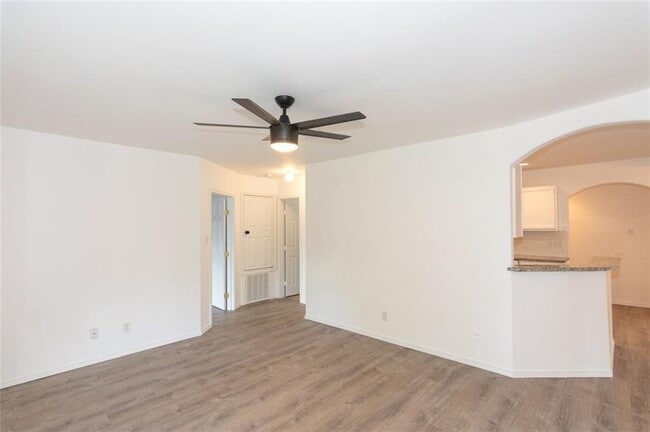 Building Photo - 407 Primrose St