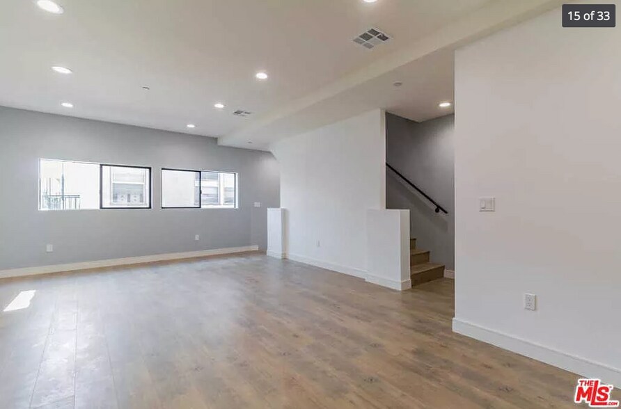 Building Photo - 412 N Ardmore Ave