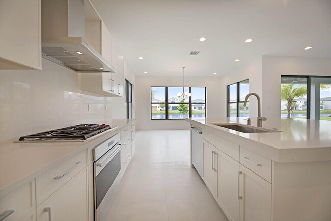 Building Photo - 17062 Watersprite Lakes Rd