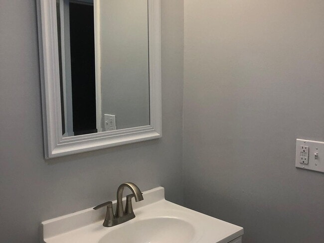 Building Photo - 74 S Ward St