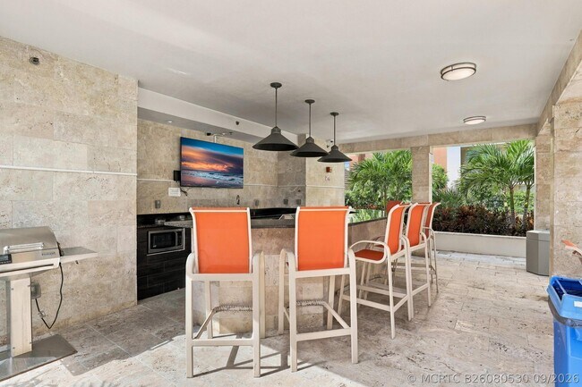 Building Photo - 550 Okeechobee Blvd