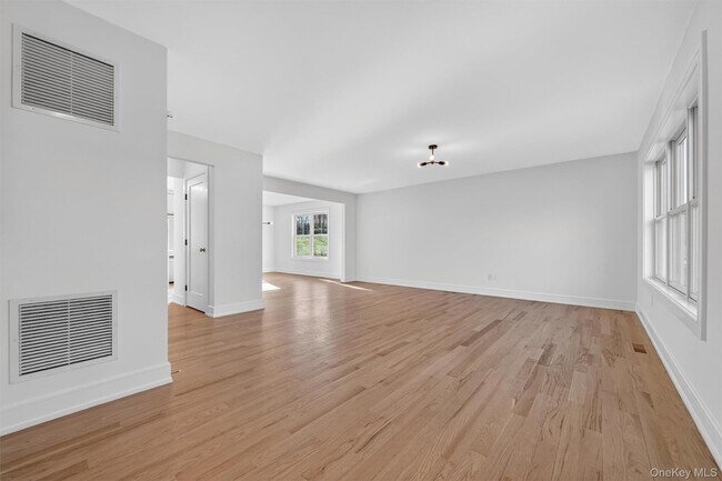 Building Photo - 2216 Crompond Rd