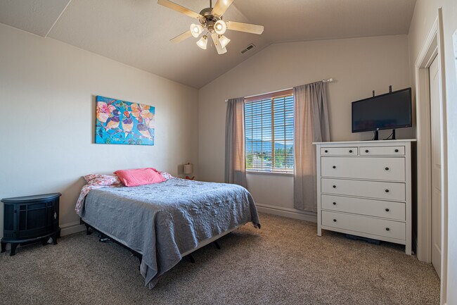 Building Photo - 358 S 550 W