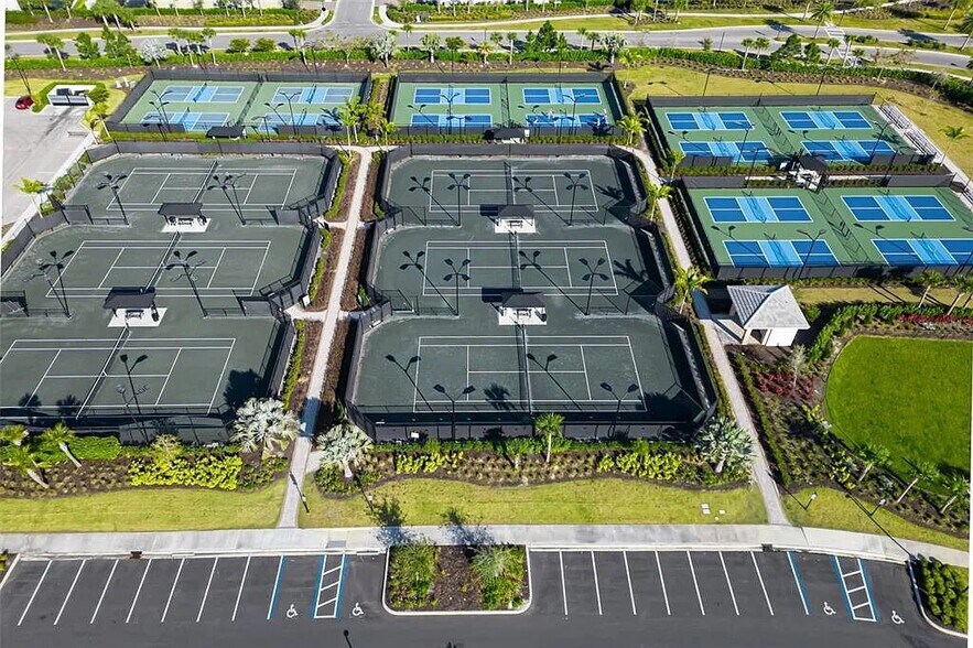 Building Photo - 16126 San Donato Pl