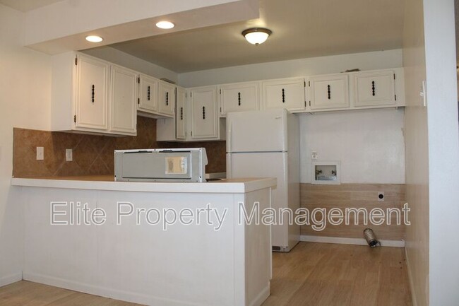 Building Photo - 163 W Cokedale Dr
