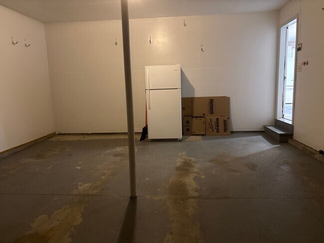 Building Photo - 720 Strayer Dr