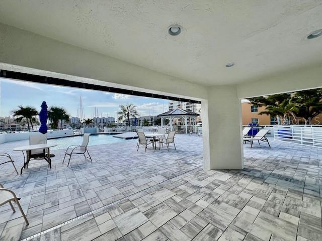Building Photo - 3020 Matecumbe Key Rd