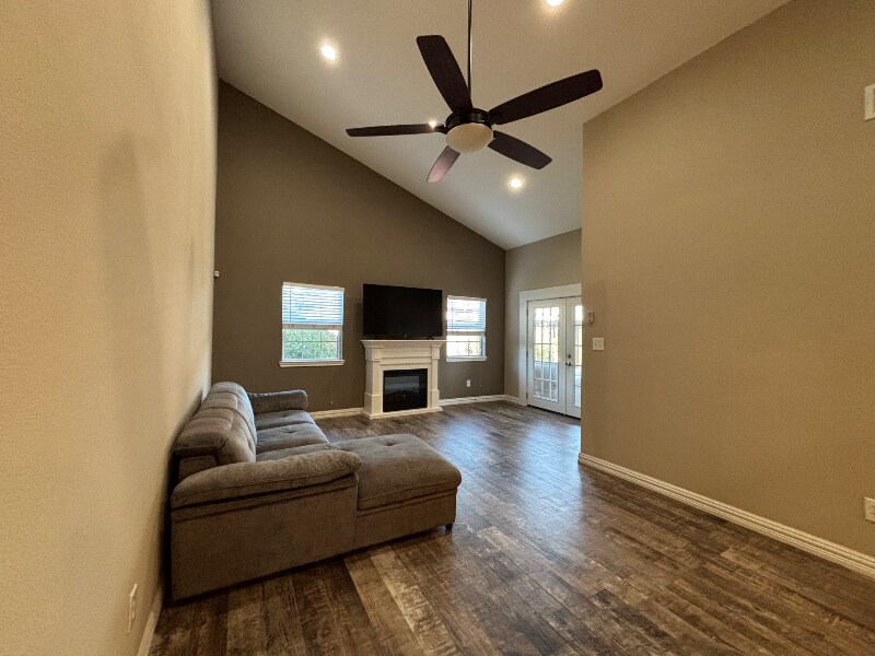 Building Photo - 9461 Timberleaf Dr