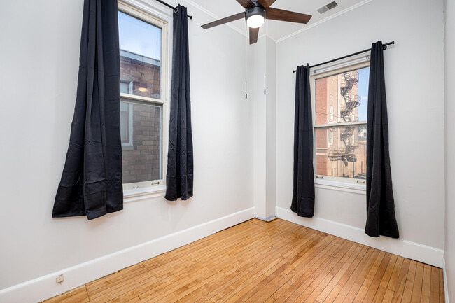 Building Photo - 117 Pearl St