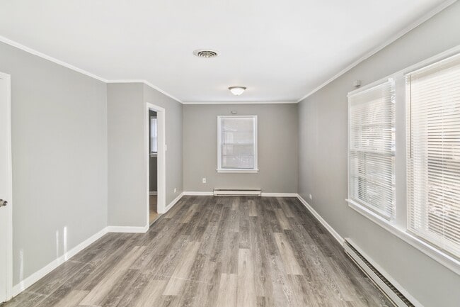 Building Photo - 17306 Holmes Ave