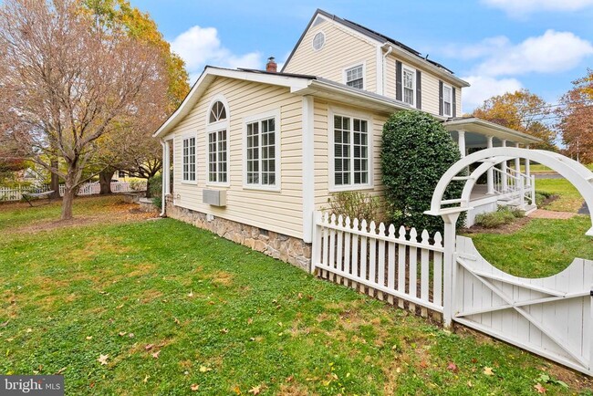 Building Photo - 3501 Tavenner Ct