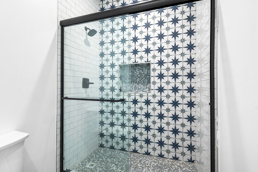 Building Photo - 10857 Morrison St