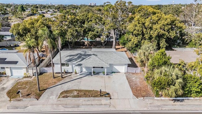 Building Photo - 6472-6113 113th St North