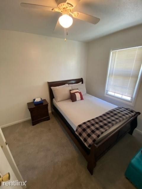 Building Photo - 3 br, 1.5 bath Townhome - 2090 Kings Gate Cir