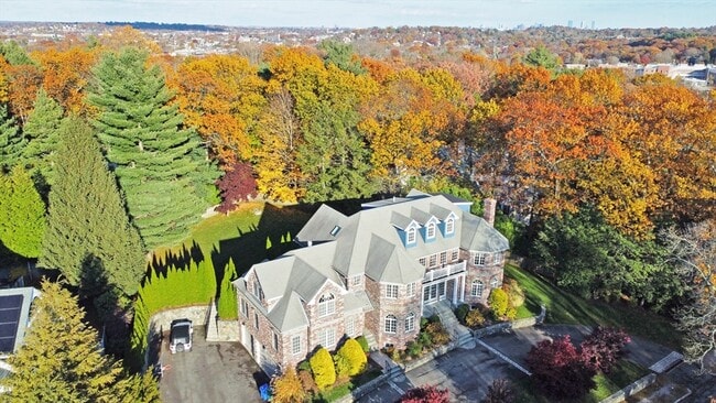 Building Photo - 66 Forest Ave