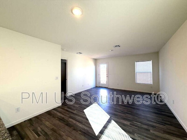 Building Photo - 2430 River Valley Cir