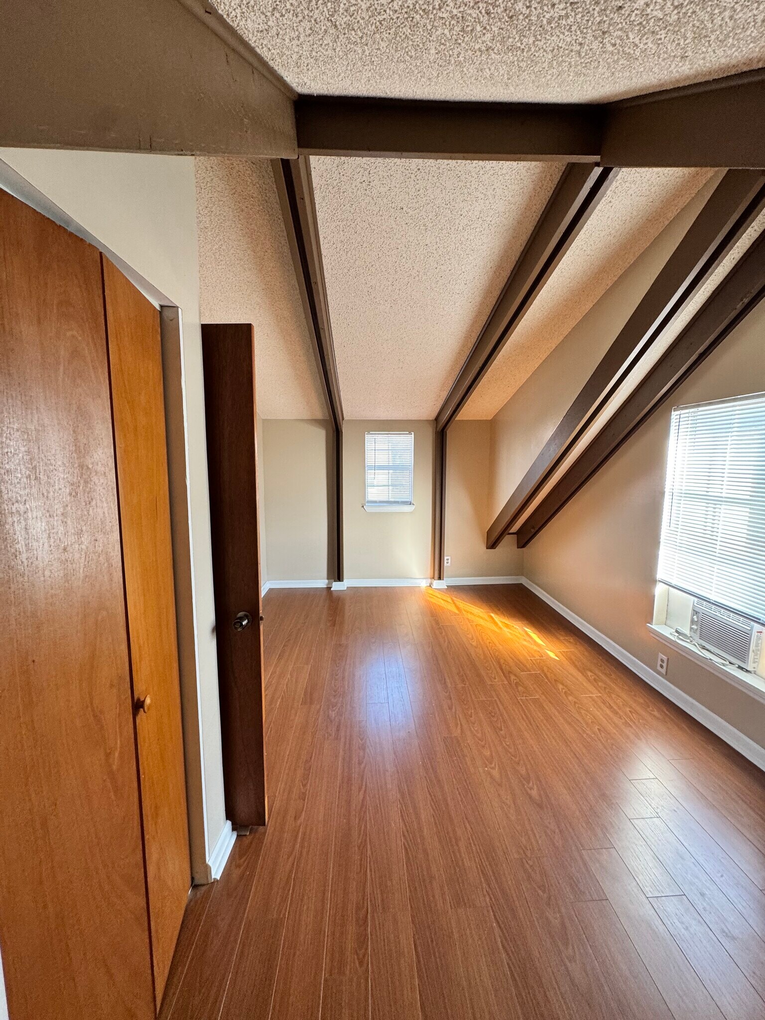 Building Photo - 1120 Garfield St