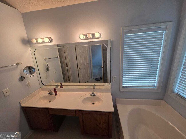 Building Photo - 323 Bald Eagle Way