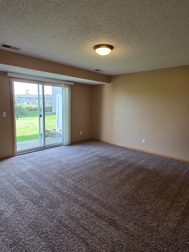 Building Photo - 6846 Gingham Ct