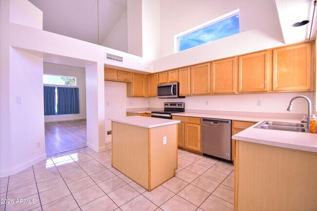 Building Photo - 8807 W Wedgewood Dr