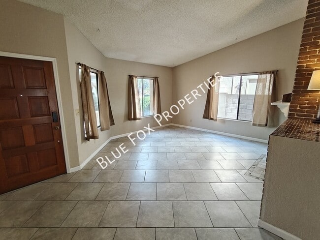 Building Photo - 5189 W Aquamarine St