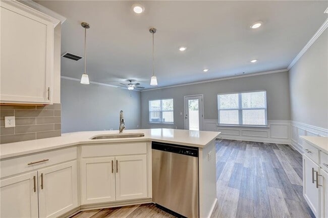 Building Photo - 5595 Rock Place Ct