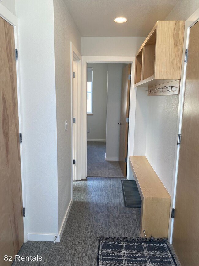 Building Photo - 3 br, 2 bath House - 643 Amelia Ln