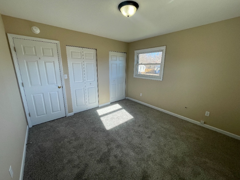 Building Photo - 112 Eric St