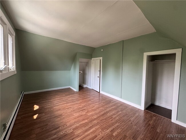 Building Photo - 548 Potomac Ave