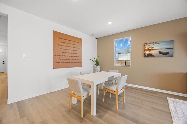 Building Photo - 191 Silverton Ln