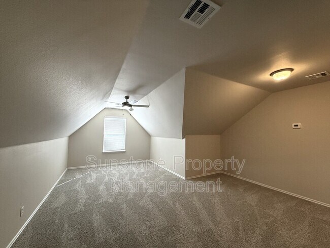 Building Photo - 10201 East 100th Pl N