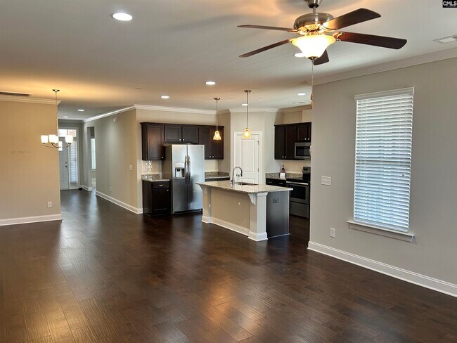 Building Photo - 905 Layton Way