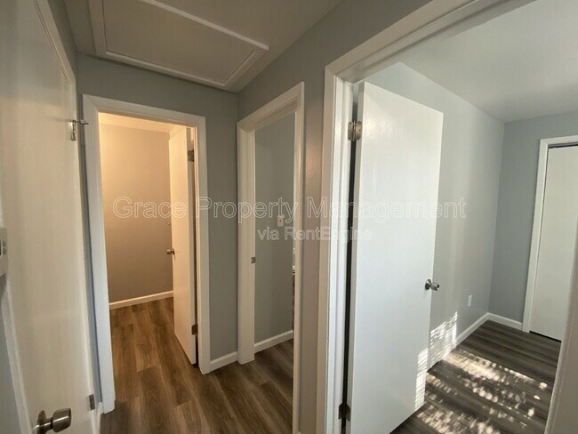 Building Photo - 774 W Cleveland Cir