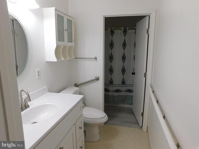 Building Photo - 87A W Bluebell Ln