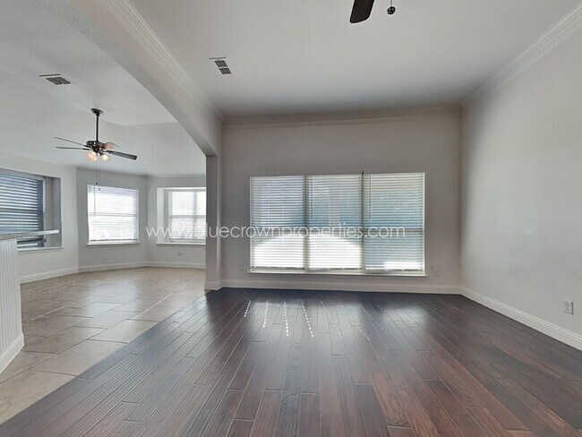 Building Photo - 2065 Pontchartrain Dr