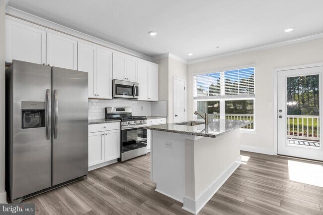 Building Photo - 2110 Winterberry Ln