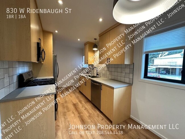 Building Photo - 830 W Ridenbaugh St