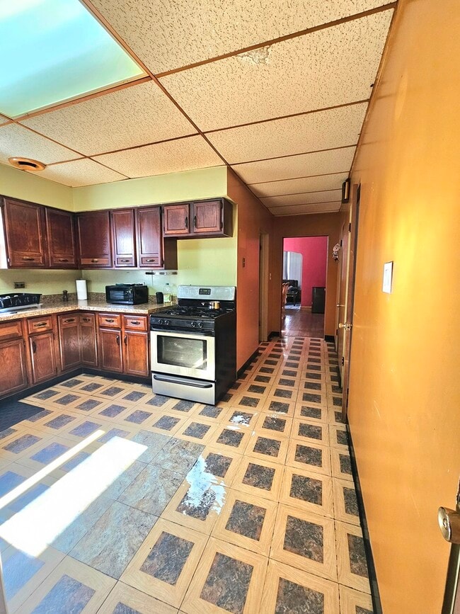 Building Photo - 1515 S 57th Ct