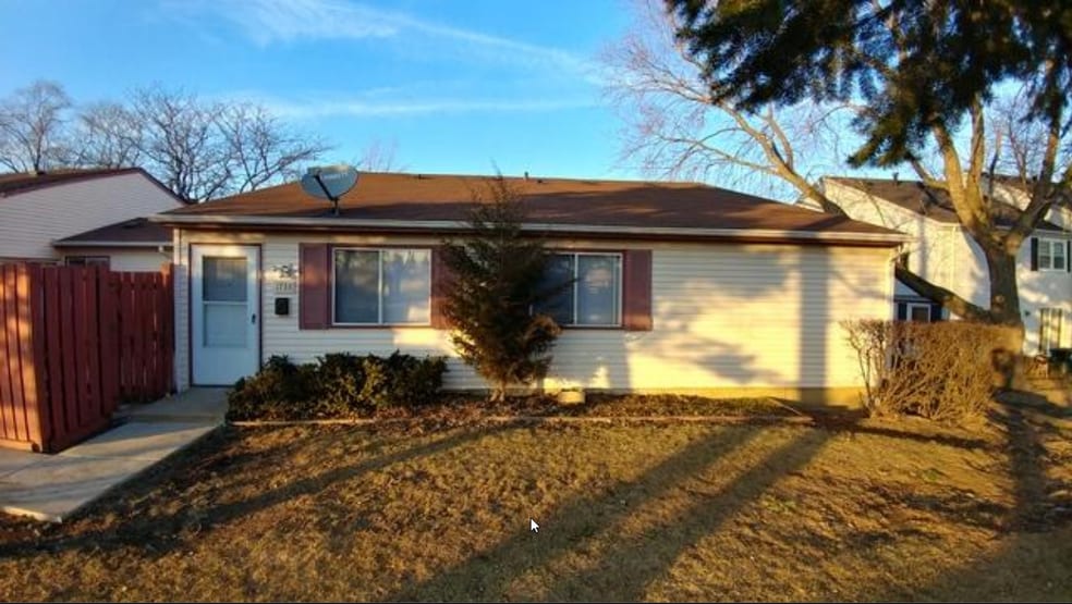 Primary Photo - 1733 Queensbury Cir