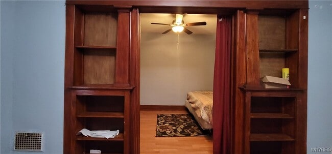 Building Photo - 508 27th St